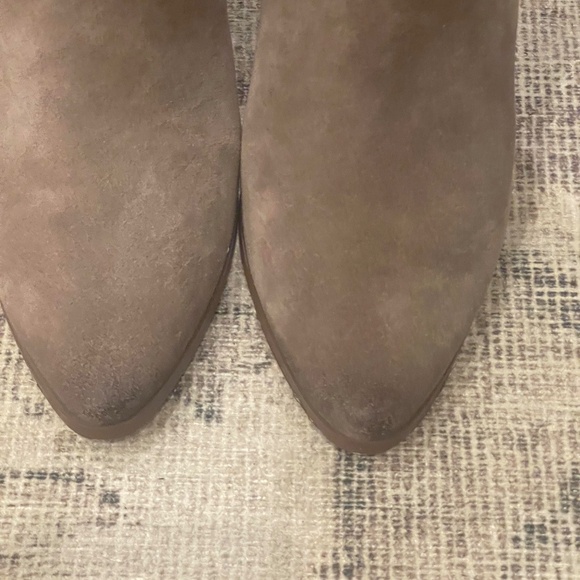 CHARLES BY CHARLES DAVID Noelle Over-The-Knee Slouch Boots size 9 beige - Picture 15 of 16